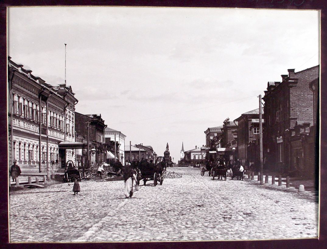06. Вид на Дворянскую улицу с южной стороны