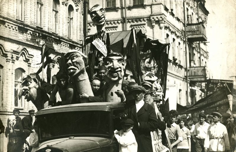 1931 Май в Самаре, маски-скульптуры Копылова