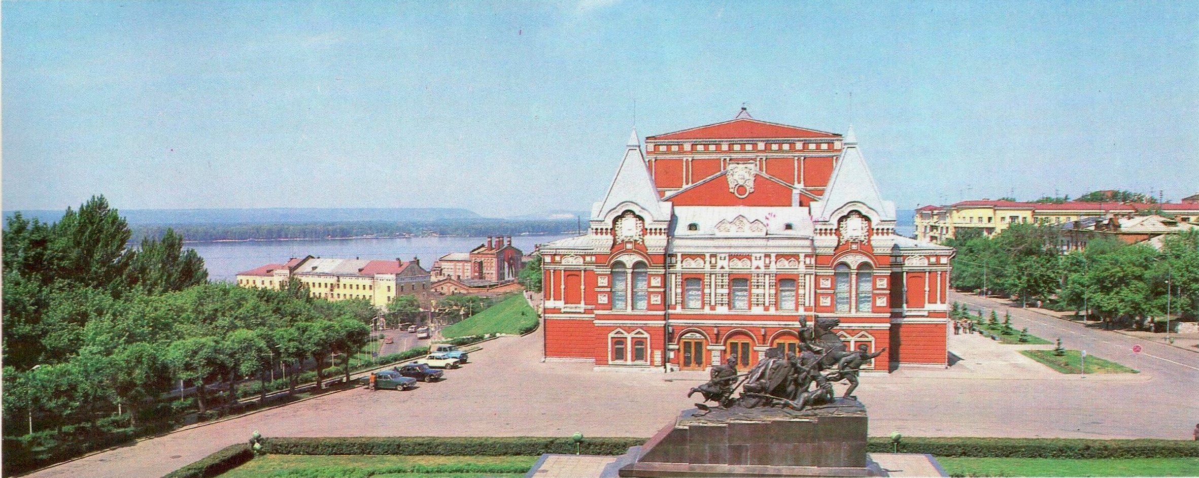 Вид на площадь Чапаева