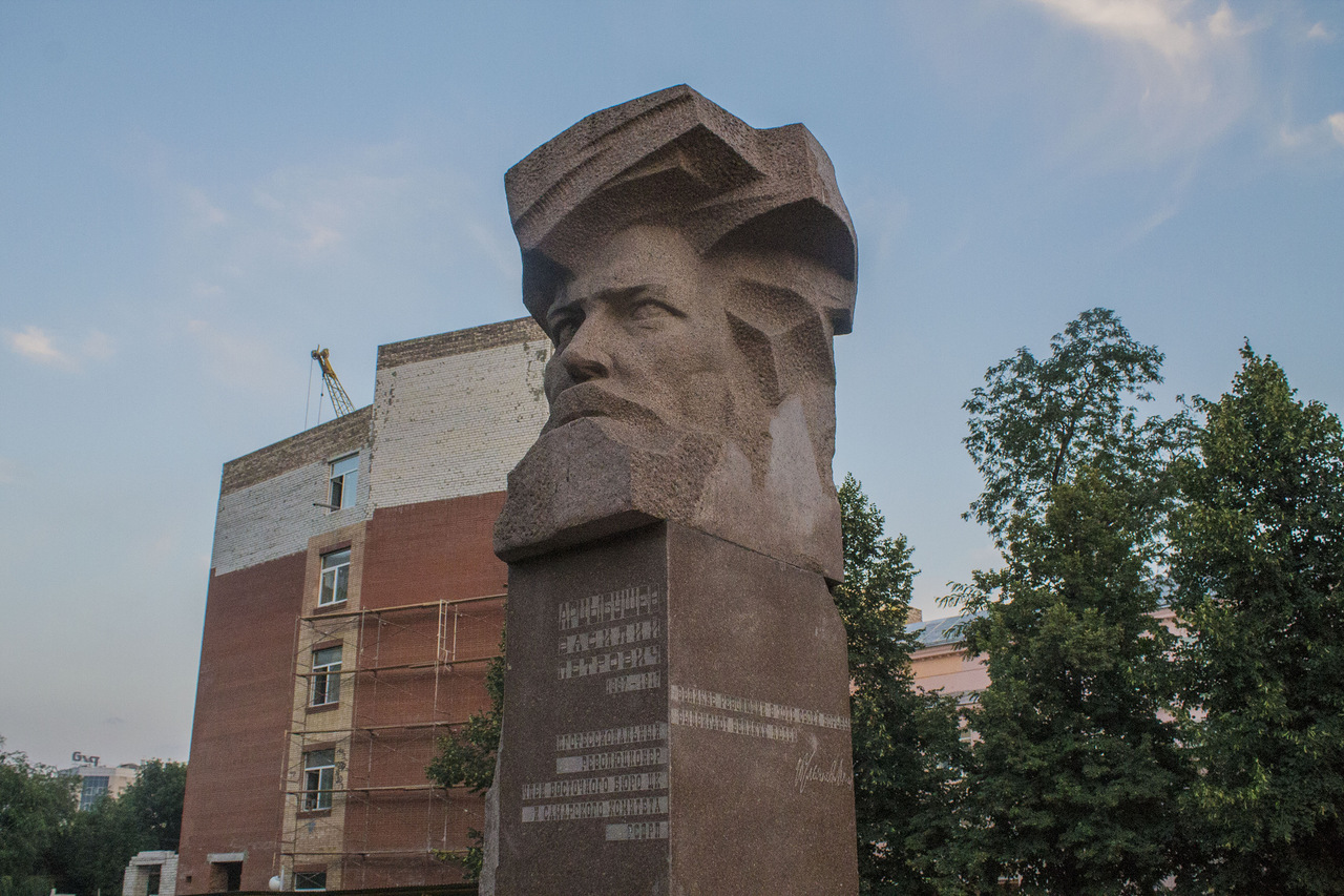 Памятник Арцыбушеву