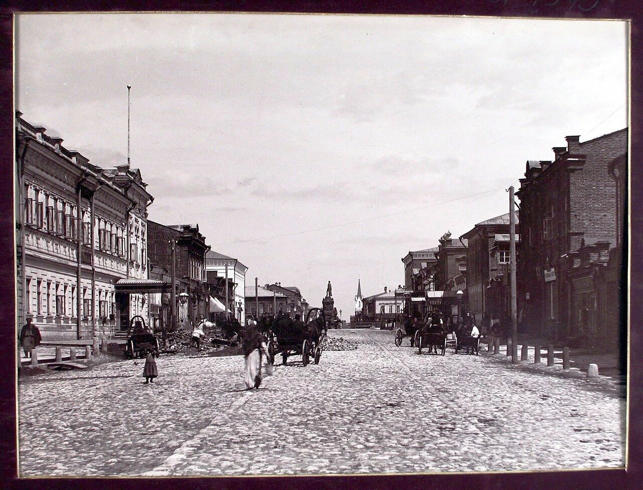 Вид на Дворянскую улицу с южной стороны