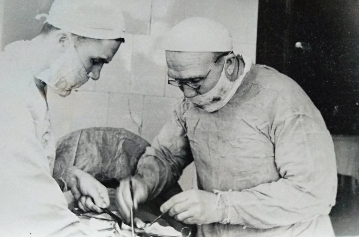 Два хирурга