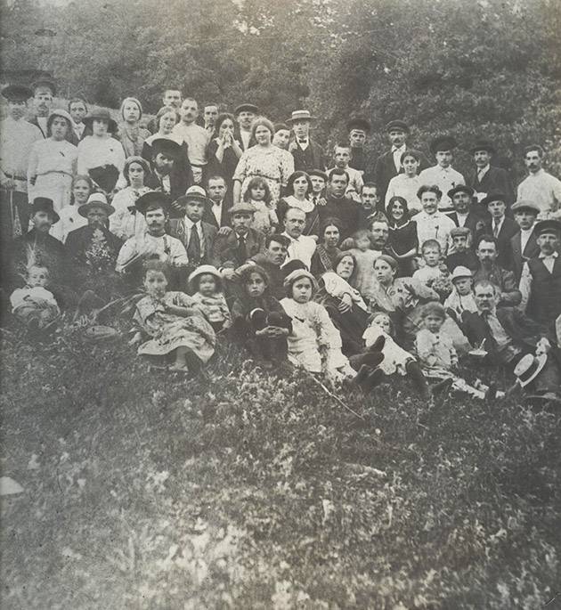 02 Рабочие на Барбошиной поляне. 1914 год