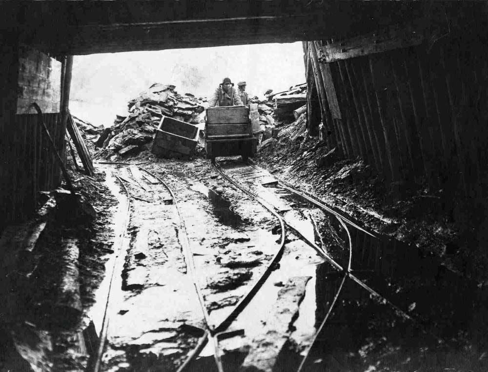 09 Штольни Кашпирского сланцевого рудника. 1930-е годы