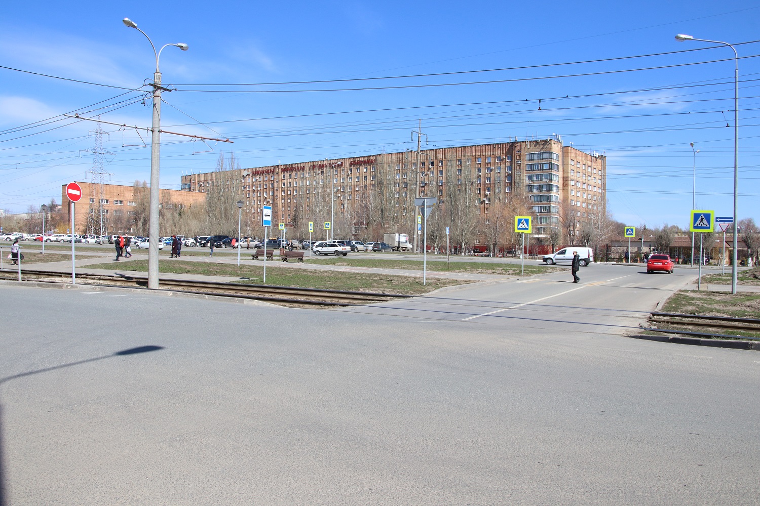 После реконструкции тихая ул.Ташкентская превратилась в опасное для пешеходов место.