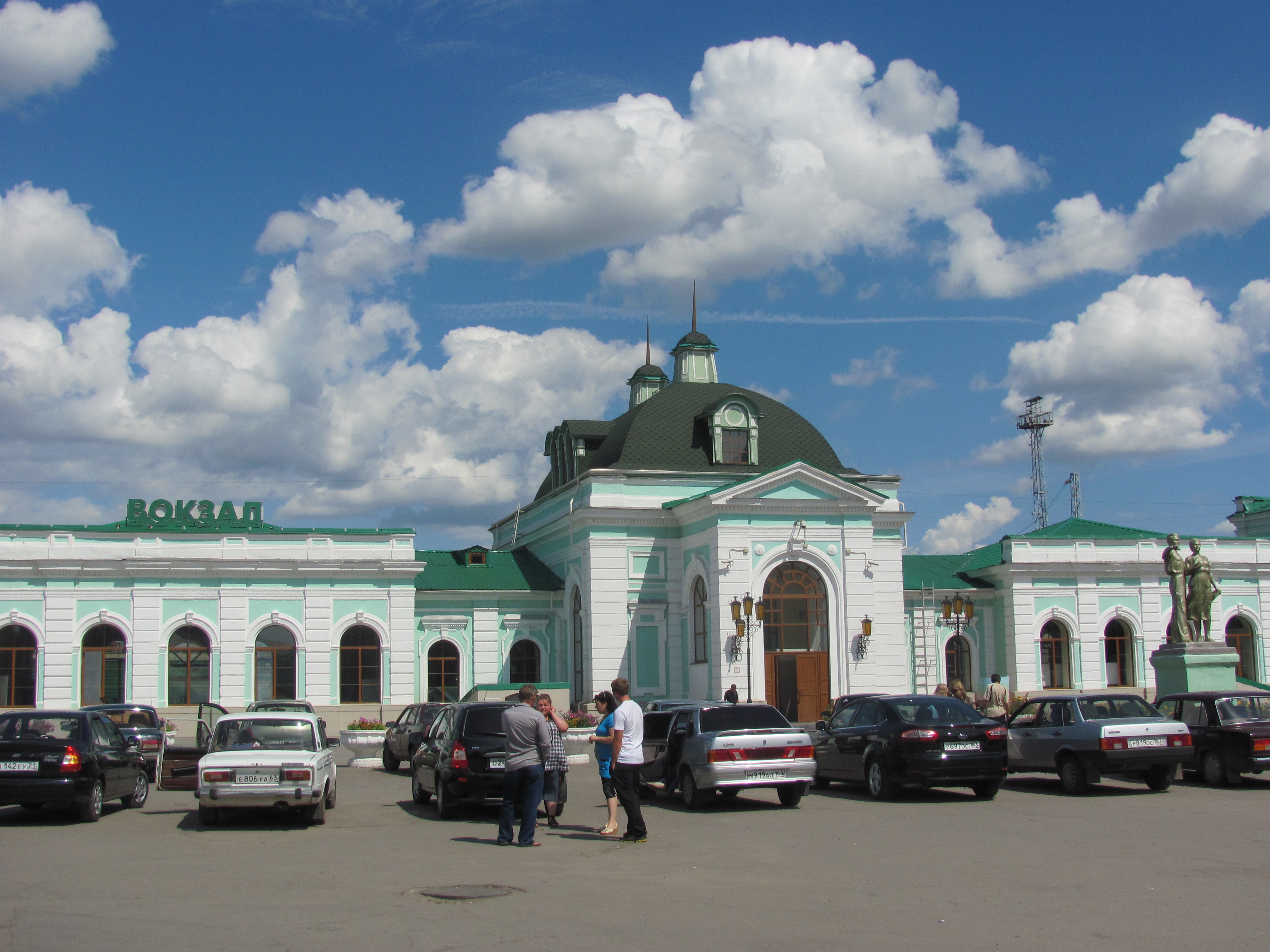 Телефон жд сызрань. Сызрань вокзал. Сызрань ЖД вокзал. Старый вокзал в Сызрани. ЖД вокзал 90 Сызрань.
