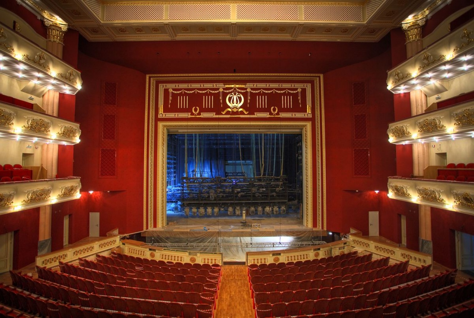 театр оперы и балета челябинск расположение мест в зале