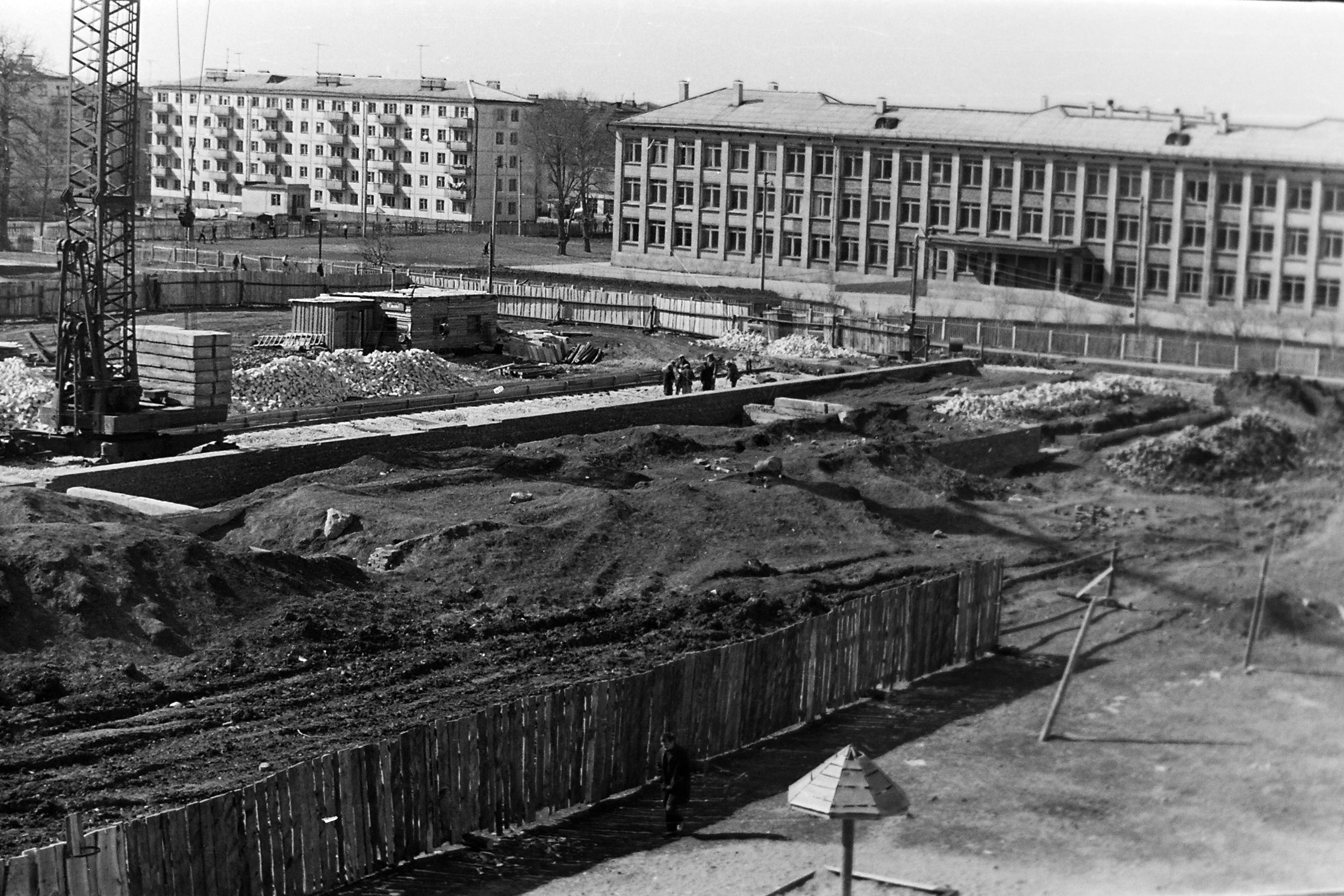 Строительство на улице Антонова-Овсеенко