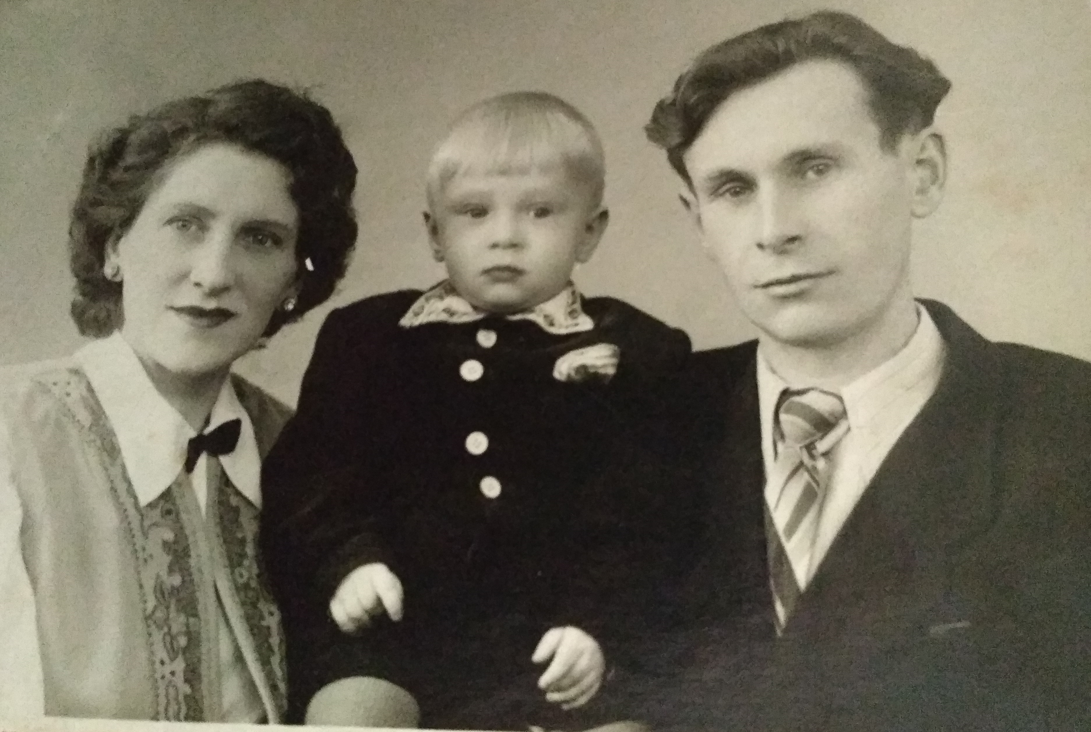 1957 г. я с родителями
