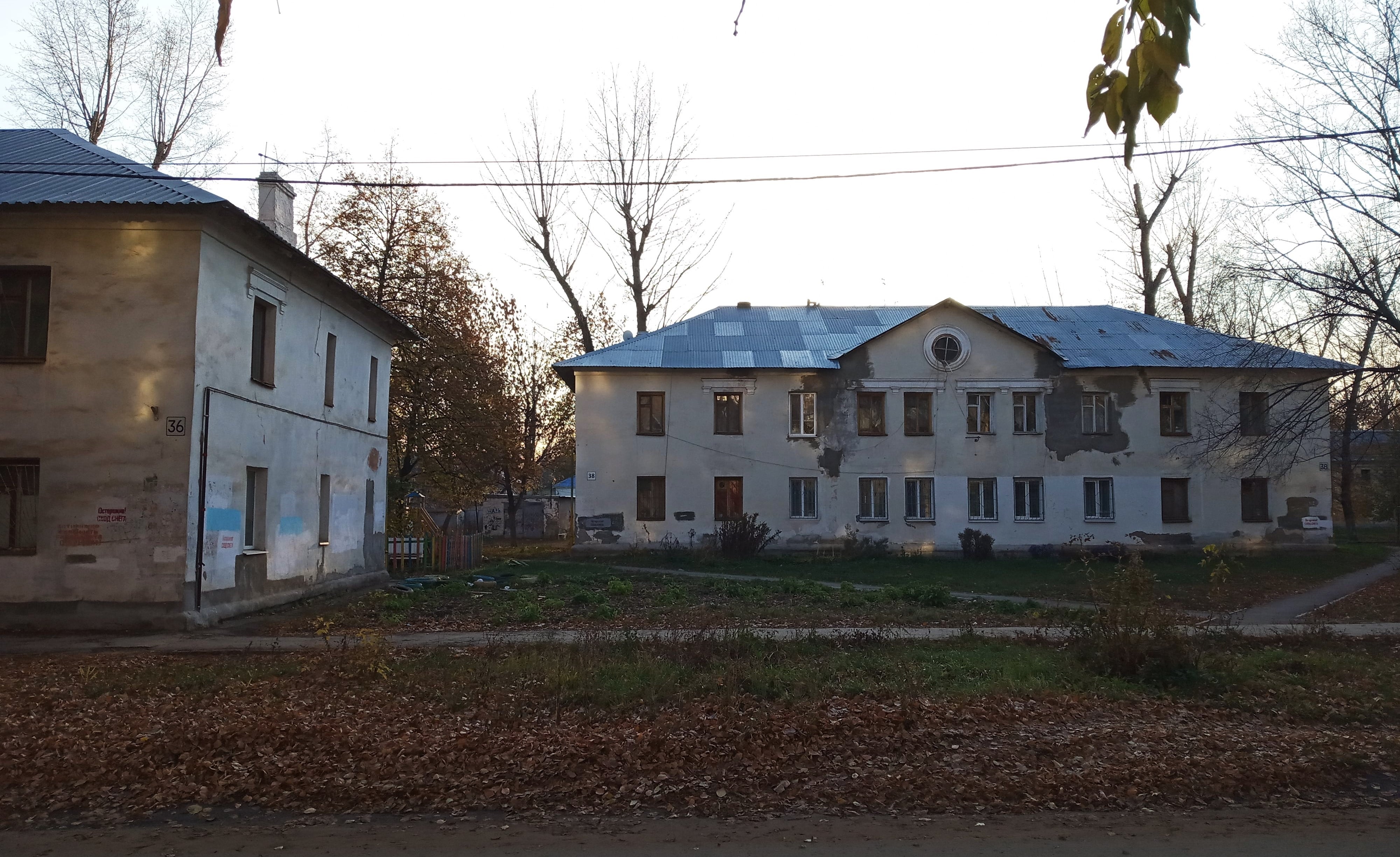 Двухэтажне дома улицы Севастопольской