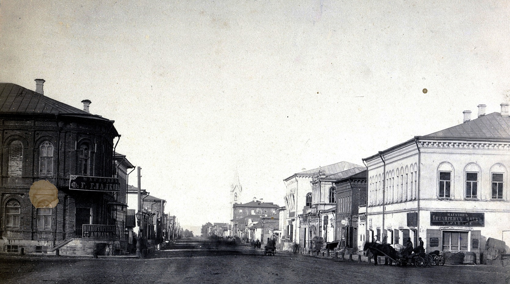 Улица Дворянская, вид от Алексеевской площади в сторону улицы Панской. 1870-е годы.