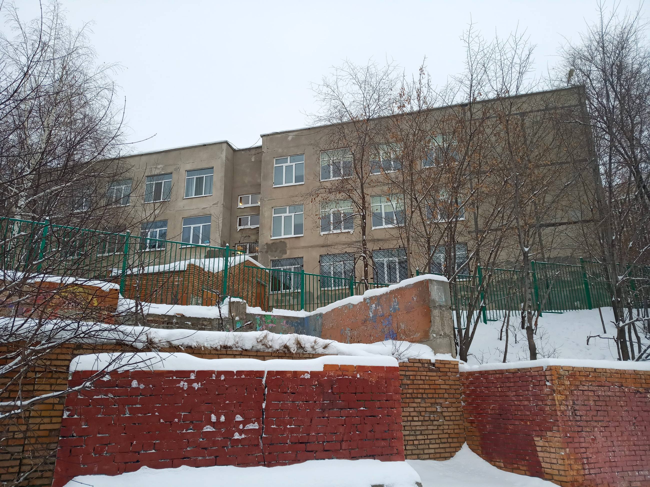 Школа №149 на улице Солнечной
