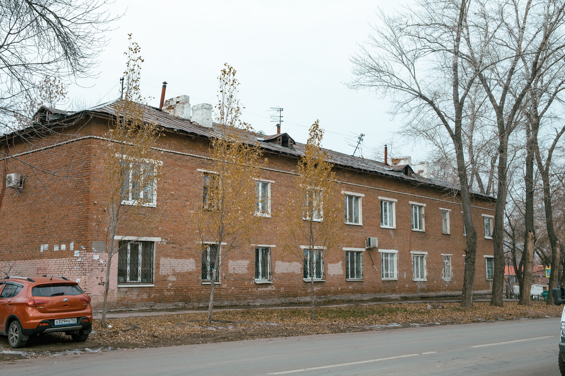 Дома завода Прогресс на улице Черемшанской