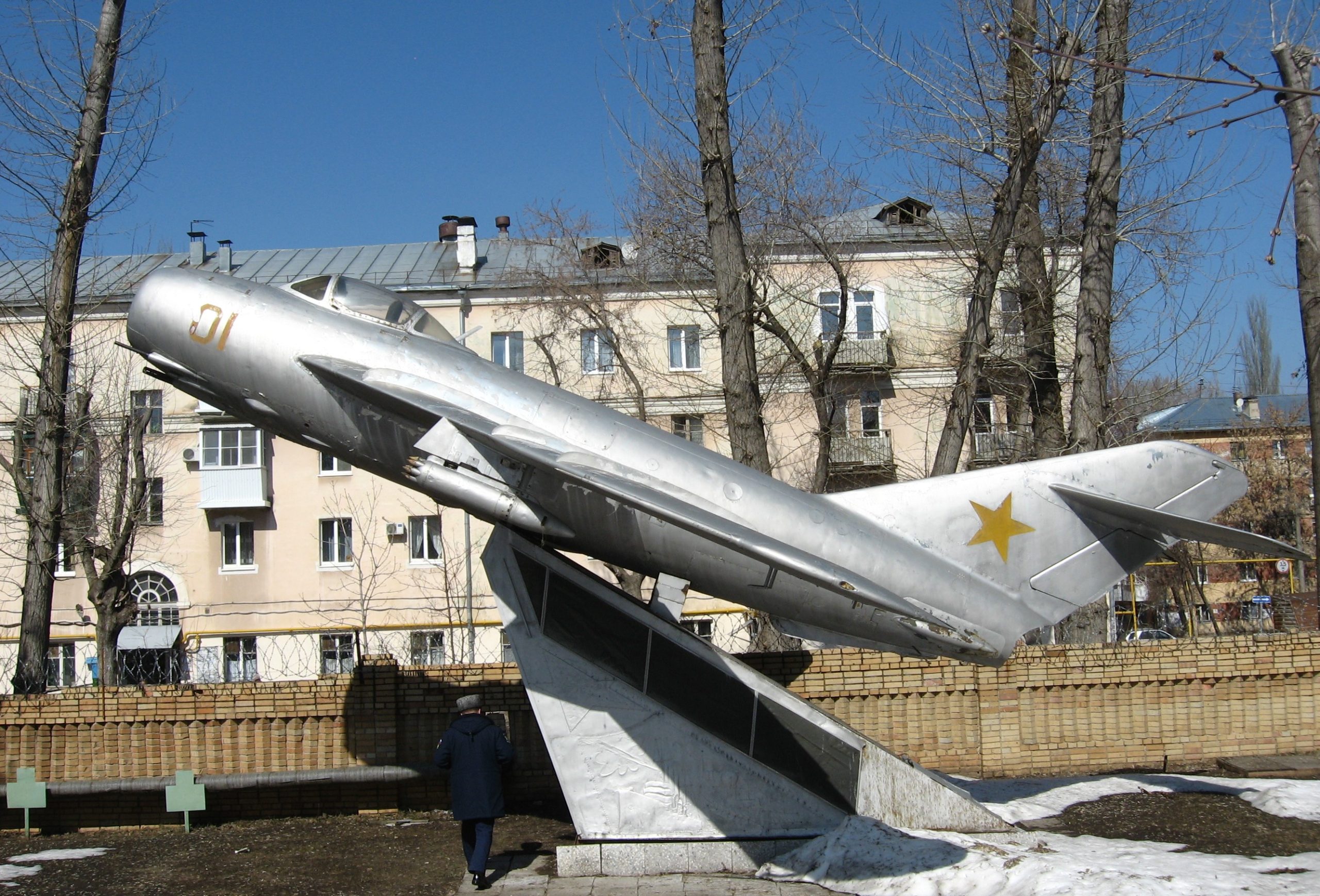 Квартал на Московском шоссе: военно-морское училище летчиков-истребителей,  штаб ВВС ПриВО и памятник МиГу-17 | Другой город - интернет-журнал о Самаре  и Самарской области